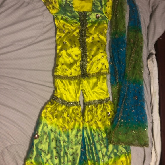 I’m selling brand new Pakistani traditional dresses for girls aged 1 to 7 years. - Picture 11 of 13